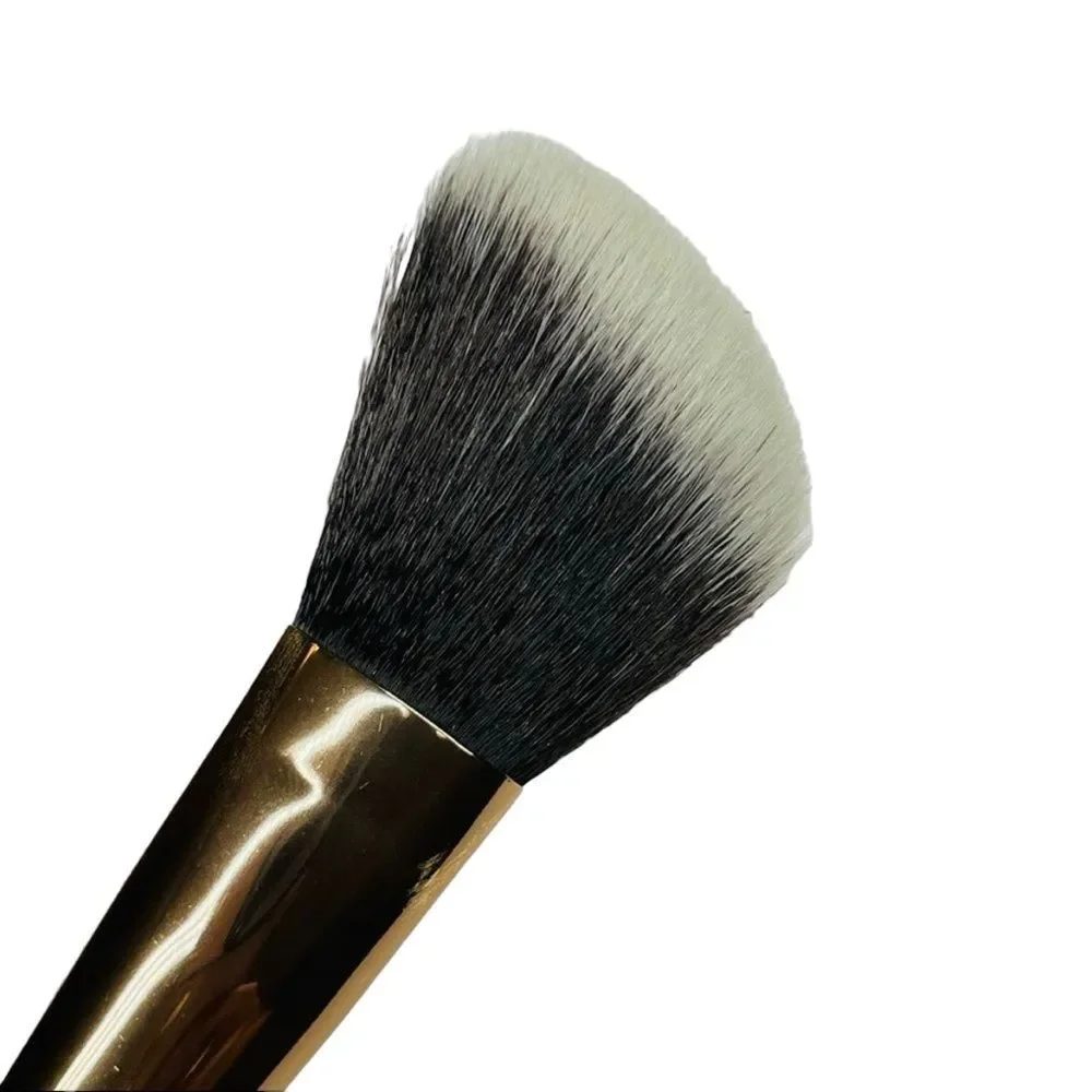 3/$20💘 Shaina B Miami Contour Brush